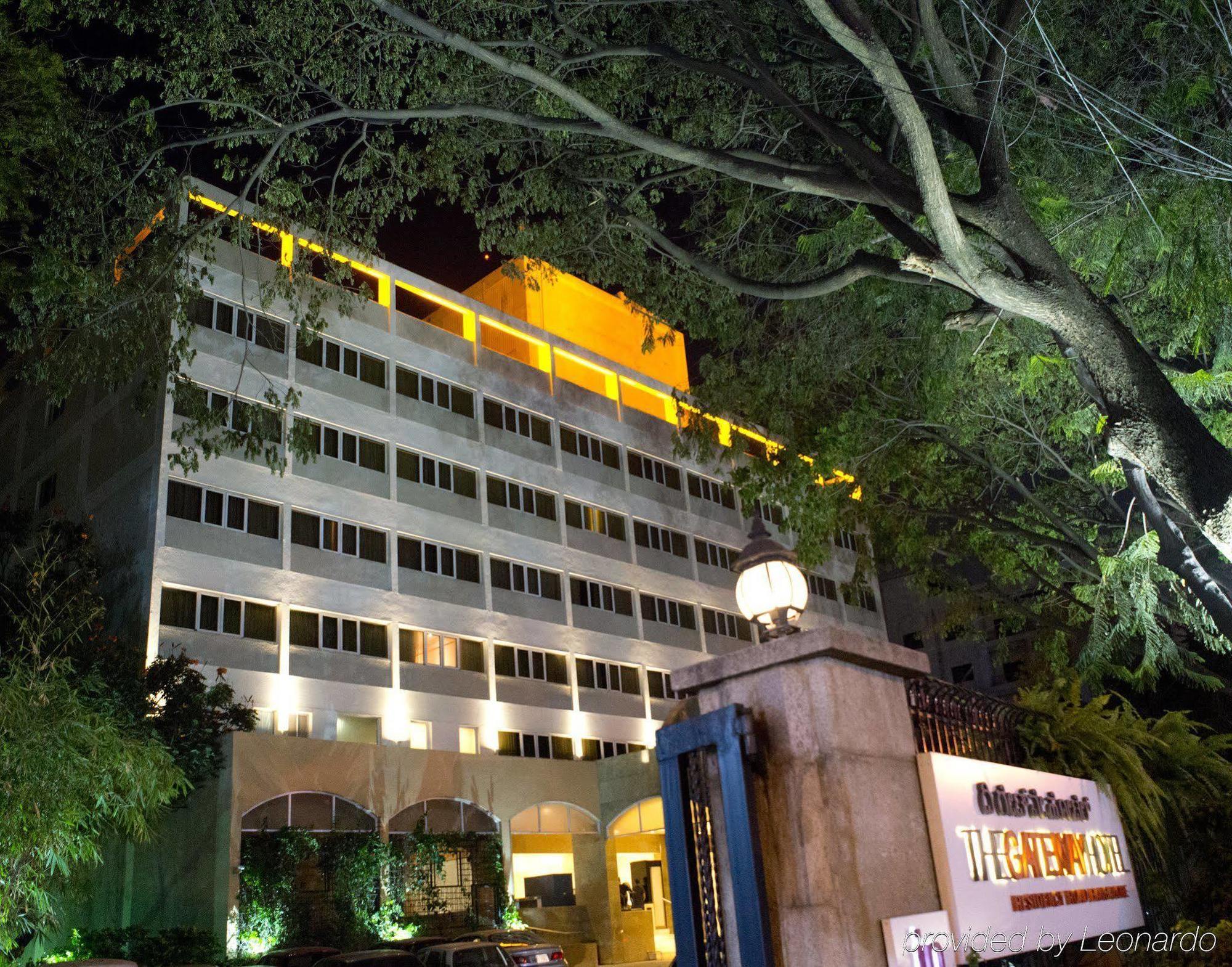 Vivanta Bengaluru Residency Road Exterior foto